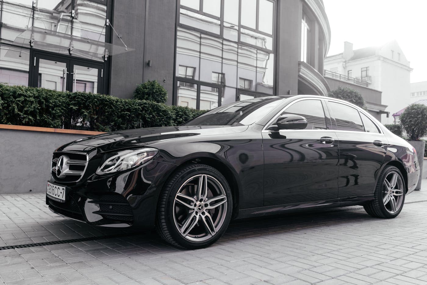Mercedes-Benz S-Class: view 2