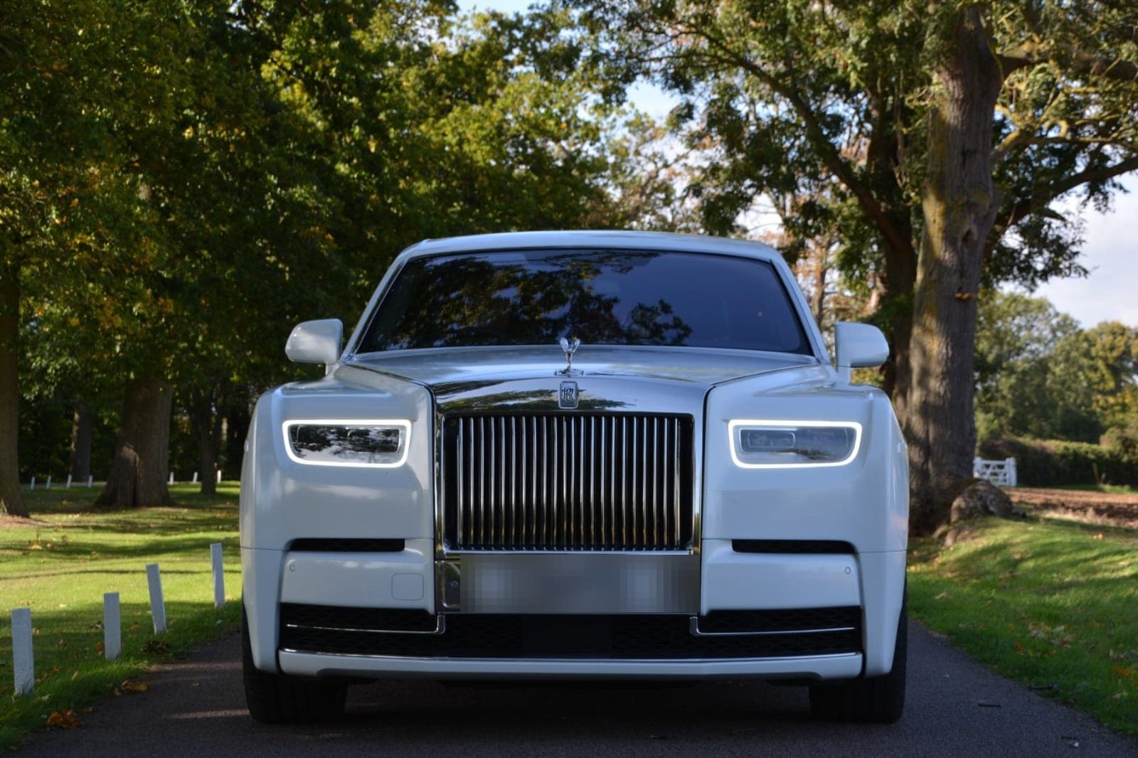 Rolls-Royce Cullinan Black Badge: view 2